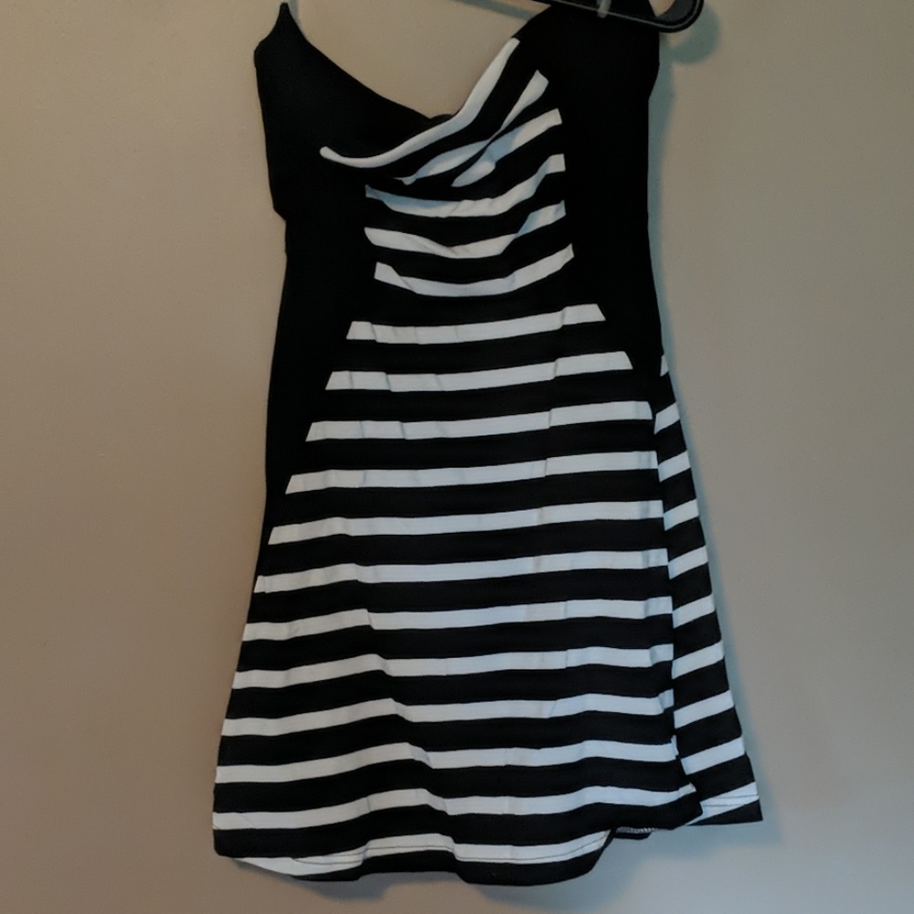 BNWT EXPRESS Small Black and White Strapless Dress